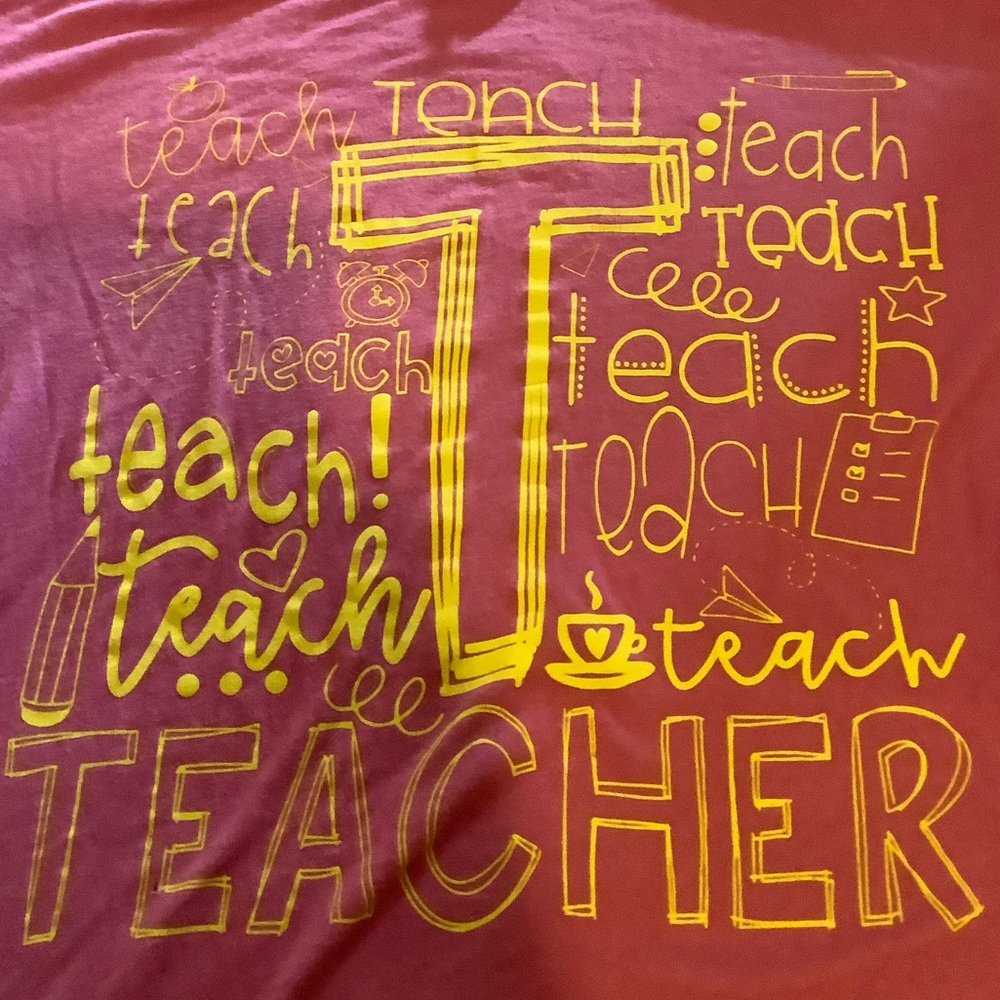 🌼 Teacher T-shirt Size Large